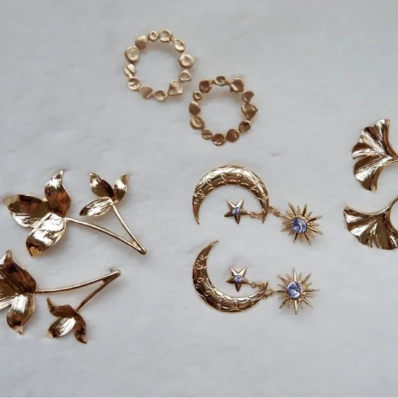 Adeline Gold Earrings - Picture 3 of 3